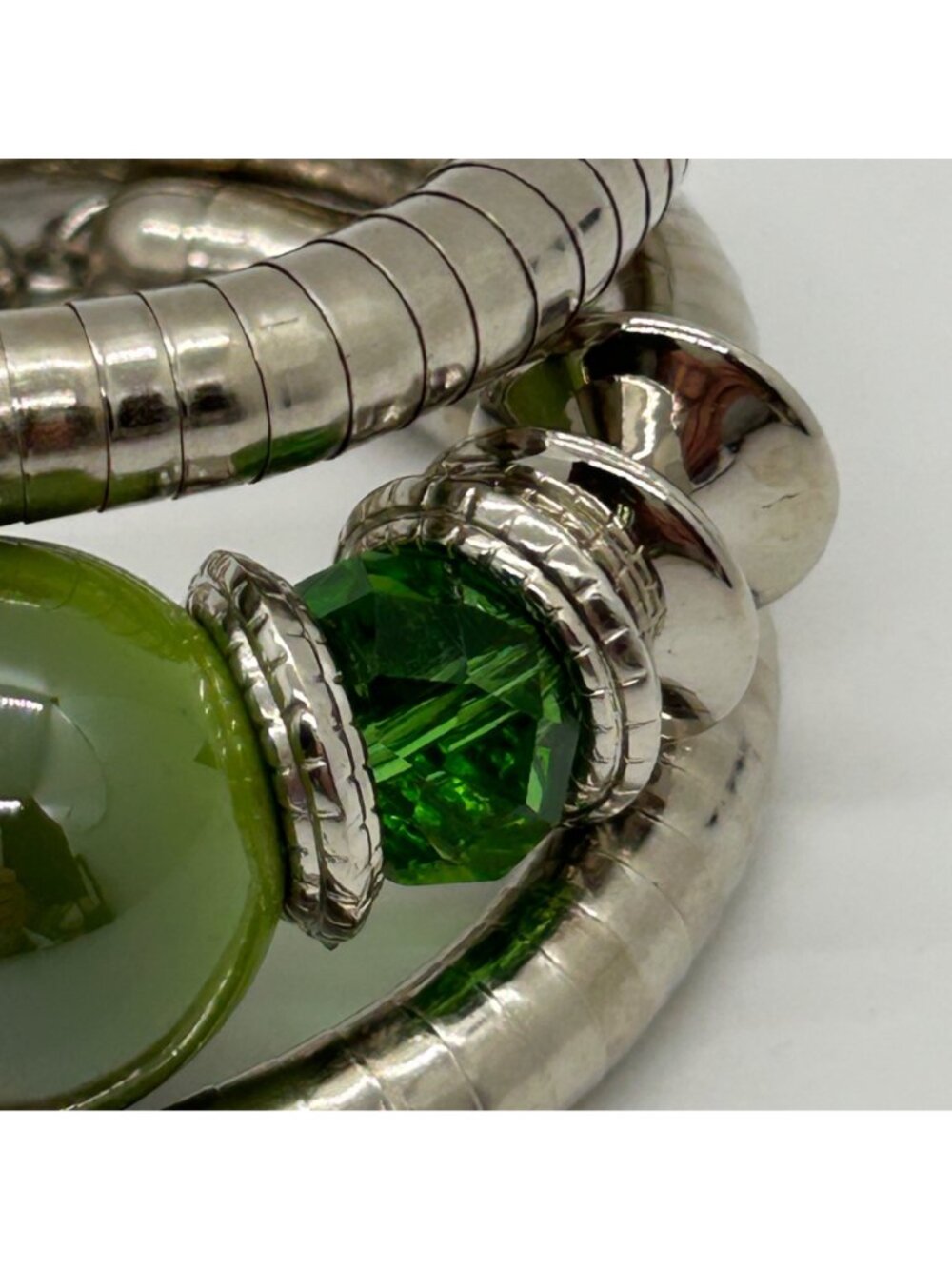 Silver-Tone Memory Wire Bracelet Green Acrylic Beads Chunky Bohemian Adjustable - Picture 5 of 10